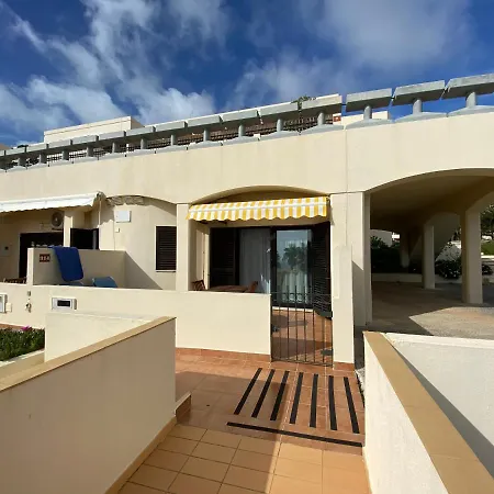 D. Ana アパート ラゴス